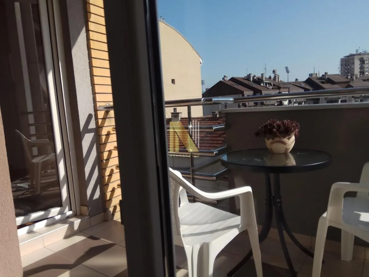 Izdavanje, jednosoban stan, 46m², Centar, Novi Sad