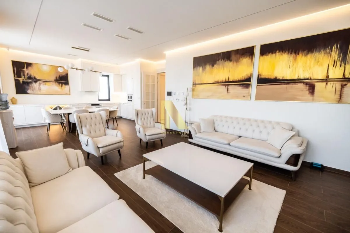 Izdavanje, četvorosoban stan, 135m², Tatarsko brdo, Petrovaradin