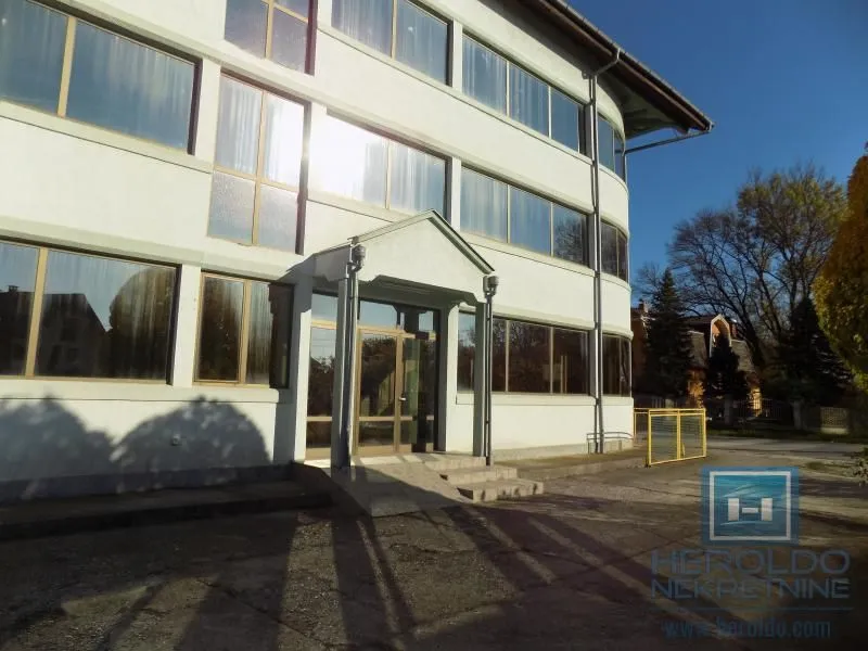 Rent, office space, 1300m², Supska, Ćuprija