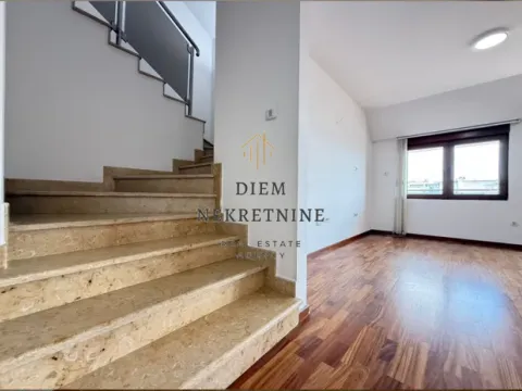 Sale, four bedroom apartment, 200m², Preko Morače, Podgorica - image 11