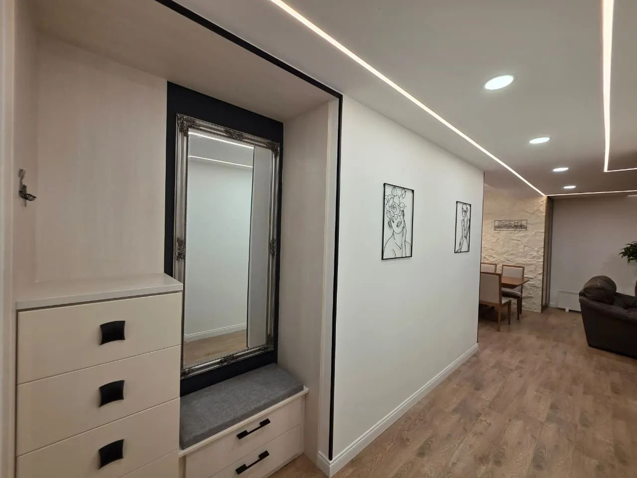 Sale, three bedroom apartment, 106m², Bečići, Budva