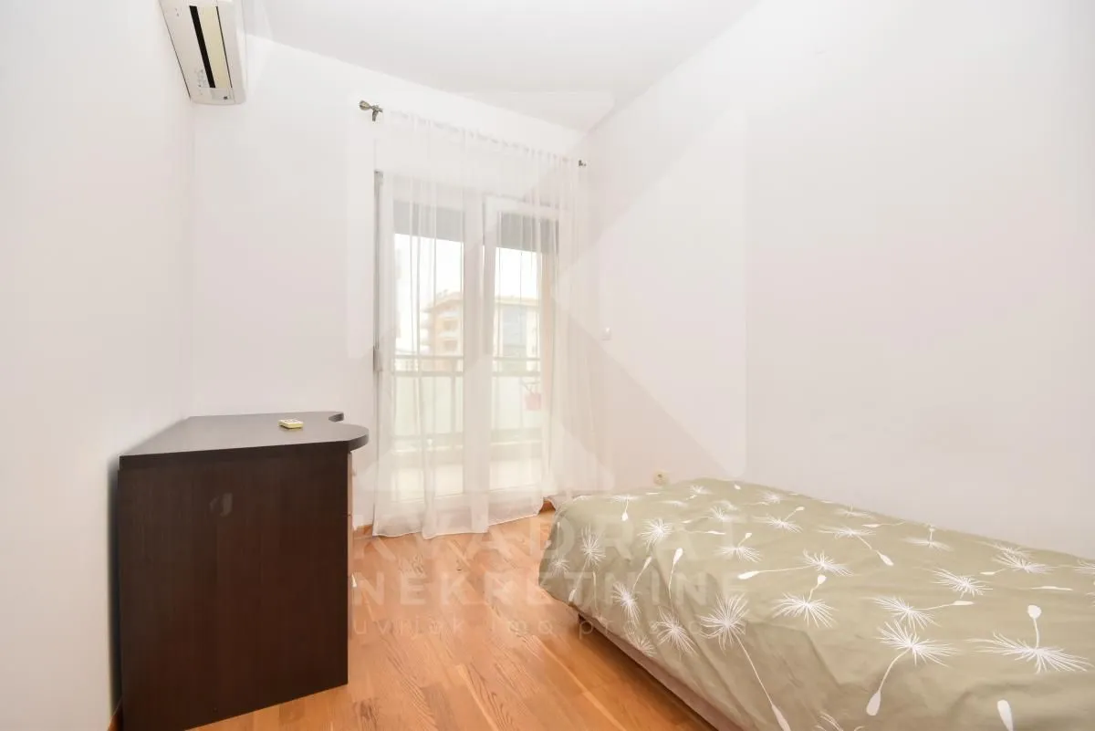 Rent, three bedroom apartment, 120m², City Kvart, Podgorica