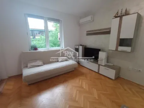 Rent, one bedroom apartment, 33m², Petlovo Brdo, Beograd - image 2