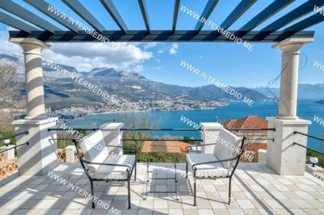 Prodaja, kuća, 168m², Žvinje, Herceg Novi