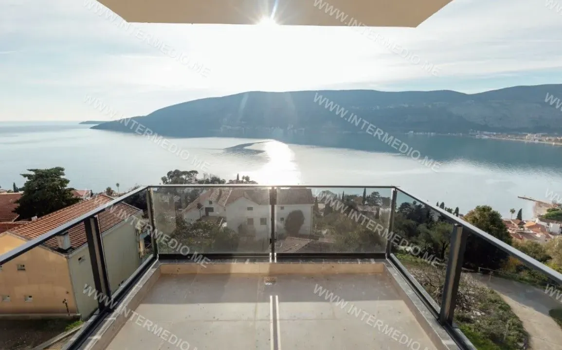 Prodaja, trosoban stan, 122m², Topla, Herceg Novi