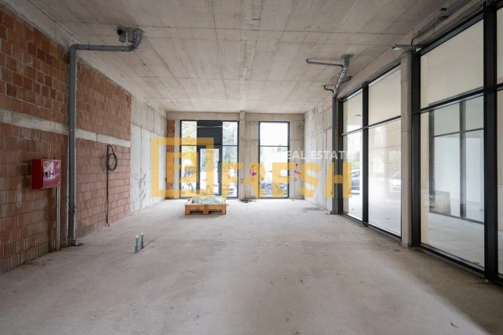 Rent, office space, 110m², Ljubović, Podgorica