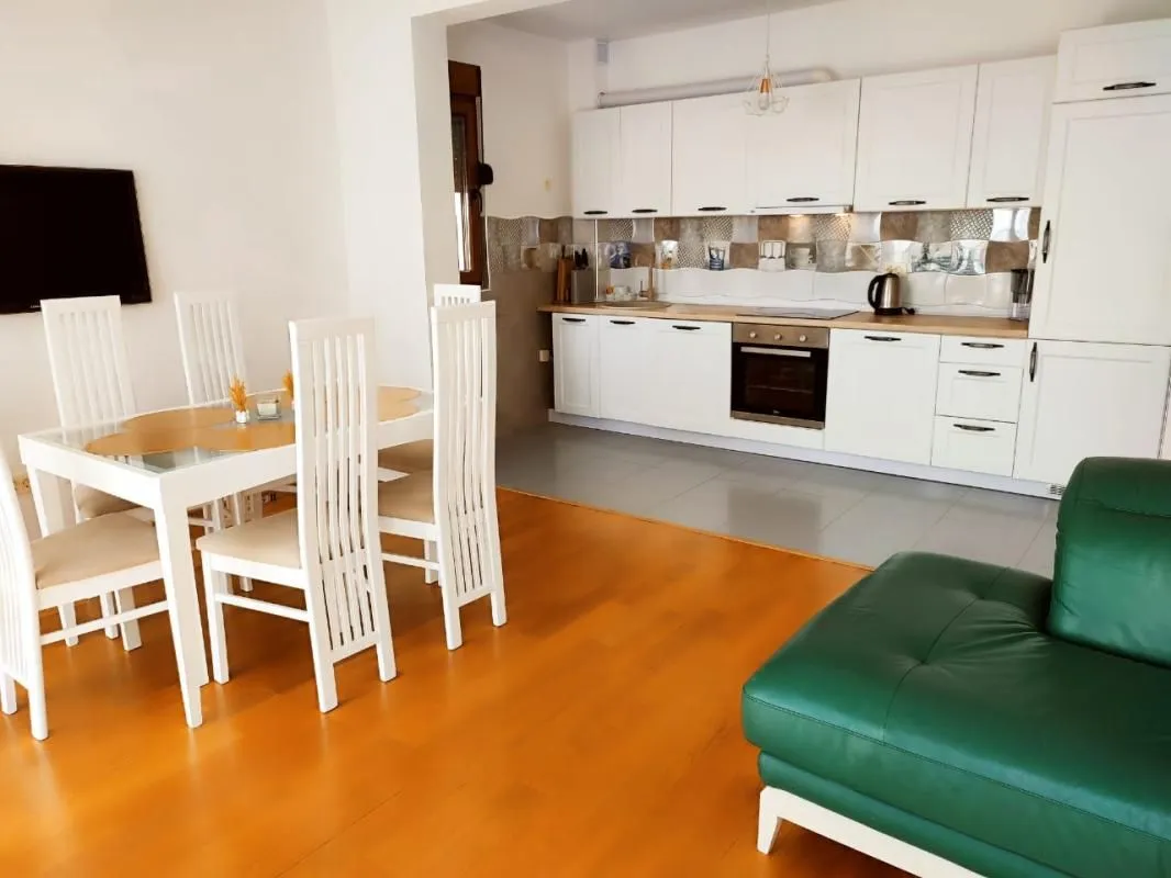 Sale, three bedroom apartment, 104m², Dobra Voda, Budva