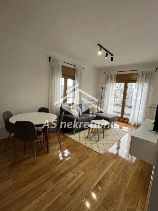 Rent, two bedroom apartment, 43m², Južni Bulevar, Vračar Sve Podlokacije