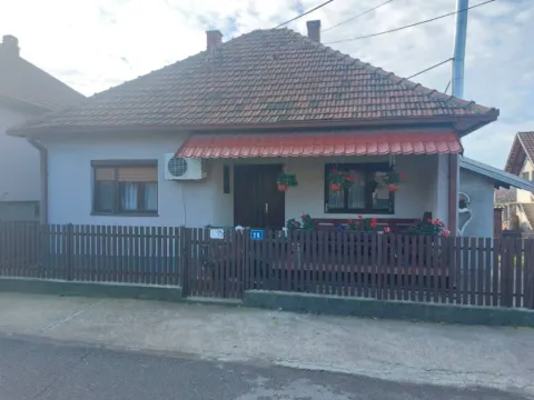 Prodaja, kuća, 76m2, Lazarevac (mesto), Lazarevac, Beograd Prodaja, kuća, 76m2, Lazarevac (mesto), Lazarevac, Beograd