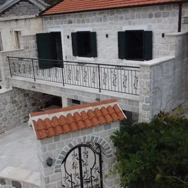 Rent, two bedroom apartment, 100m², Nalježići, Kotor