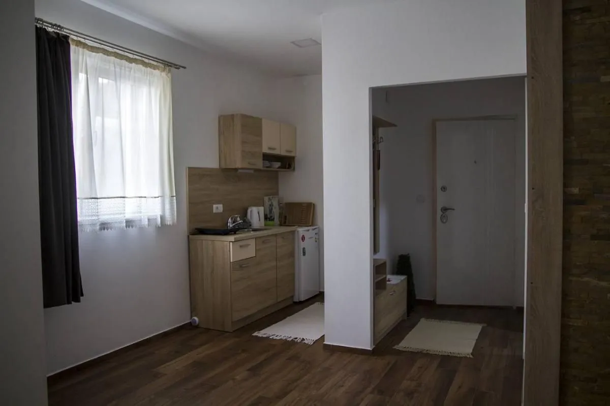 Izdavanje, jednosoban stan, 35m², Centar, Novi Sad