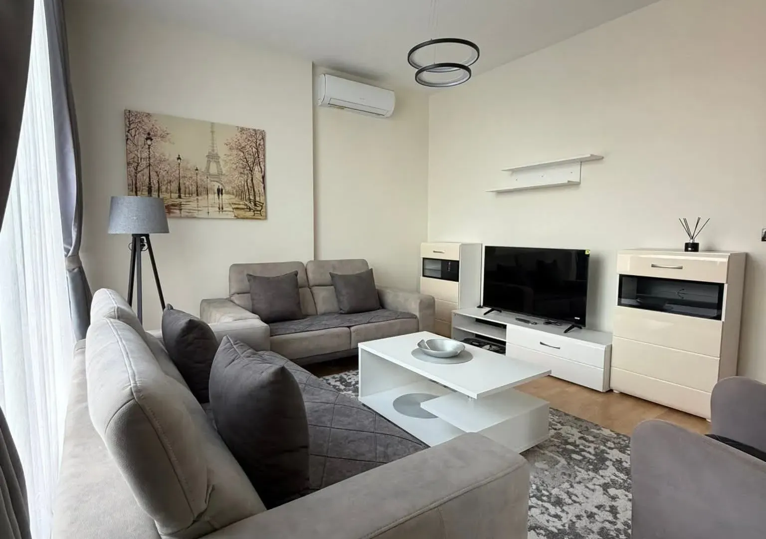 Izdavanje, dvosoban stan, 68m², Blok 9, Podgorica