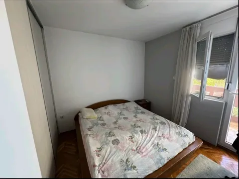 Prodaja, trosoban stan, 87m², Blok 6, Podgorica - image 9