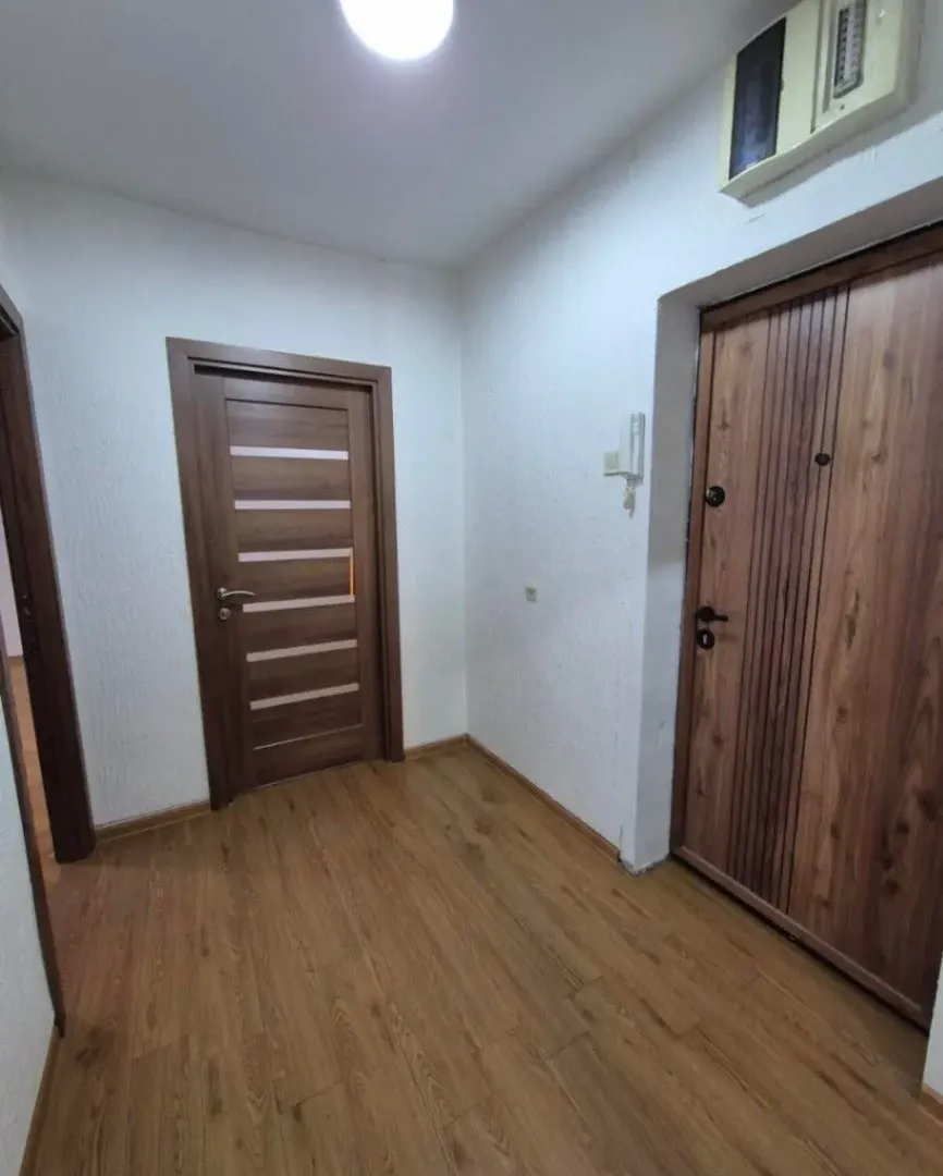 Izdavanje, dvosoban stan, 80m², Stara Varoš, Podgorica