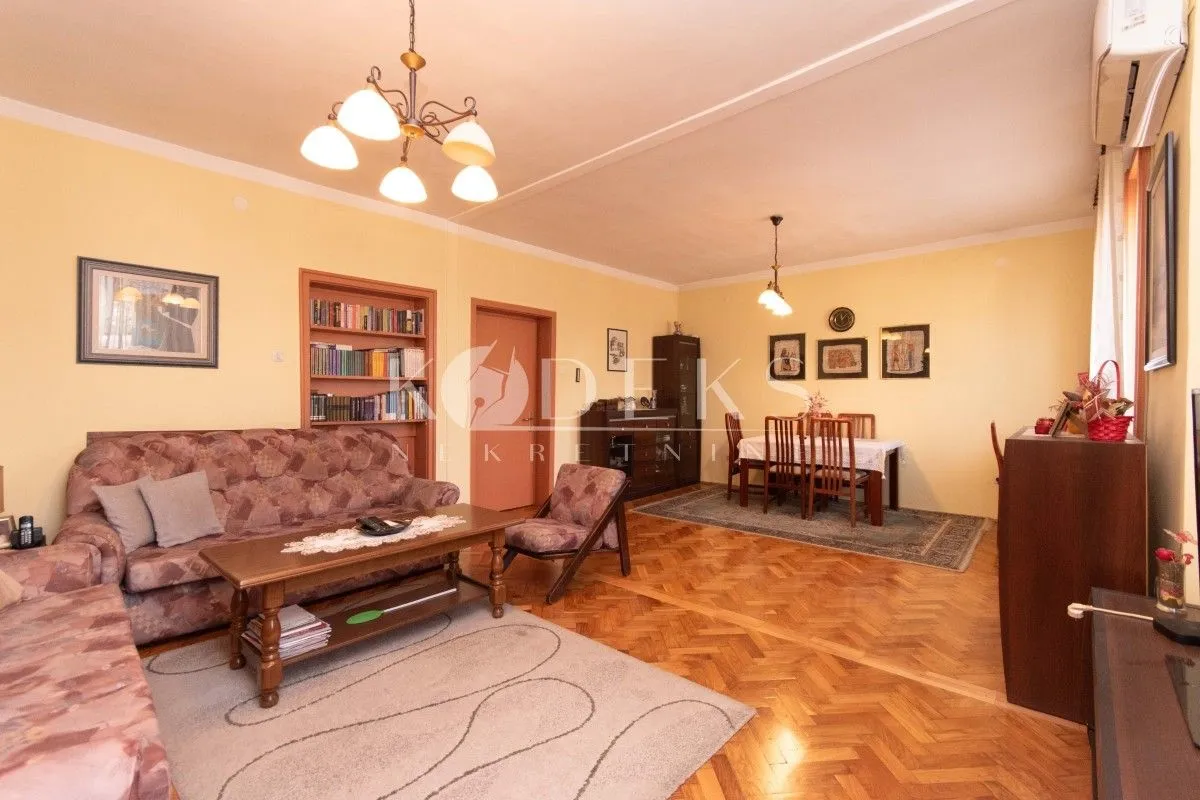 Prodaja, dvosoban stan, 122m², Centar, Podgorica