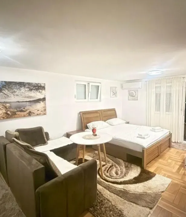 Rent, studio apartment, 48m², Centar, Cetinje