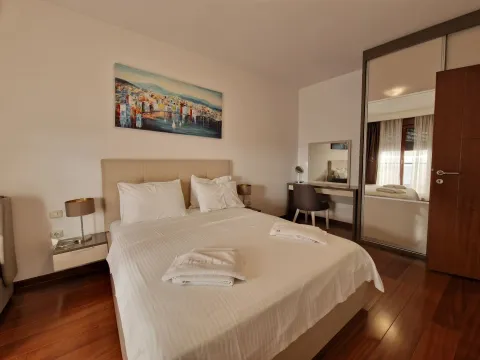 Rent, one bedroom apartment, 90m², Bečići, Budva - image 18