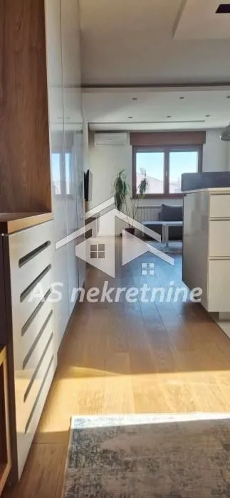 Izdavanje, dvosoban stan, 53m², Autokomanda, Voždovac Sve Podlokacije