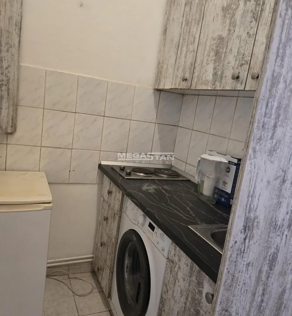 Izdavanje, jednosoban stan, 36m², Gundulićev Venac, Beograd