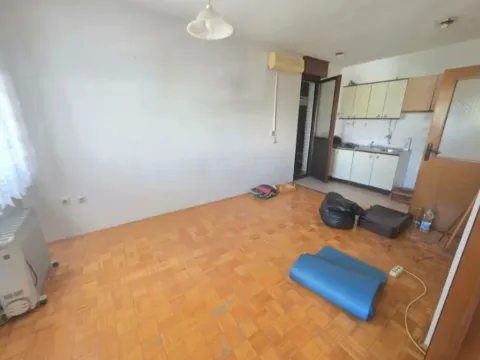 Prodaja, dvosoban stan, 87m², Stari Aerodrom, Podgorica - image 3