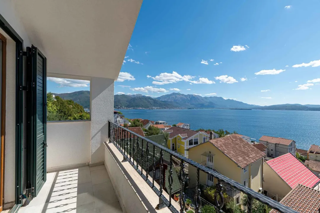 Sale, two bedroom apartment, 62m², Bijela, Herceg Novi