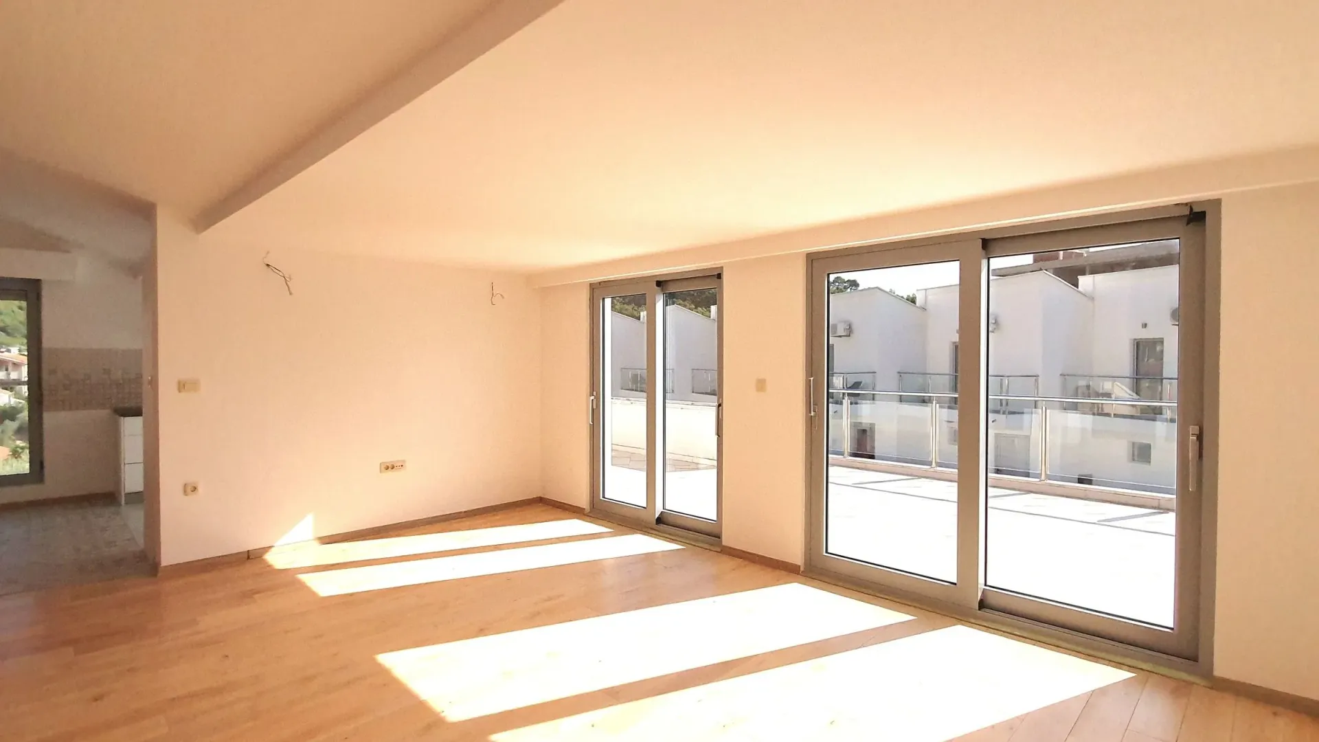 Sale, three bedroom apartment, 171m², Petrovac, Budva