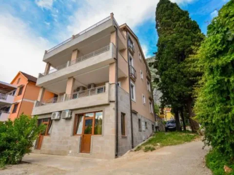 Poslovni prostor in Dobrota