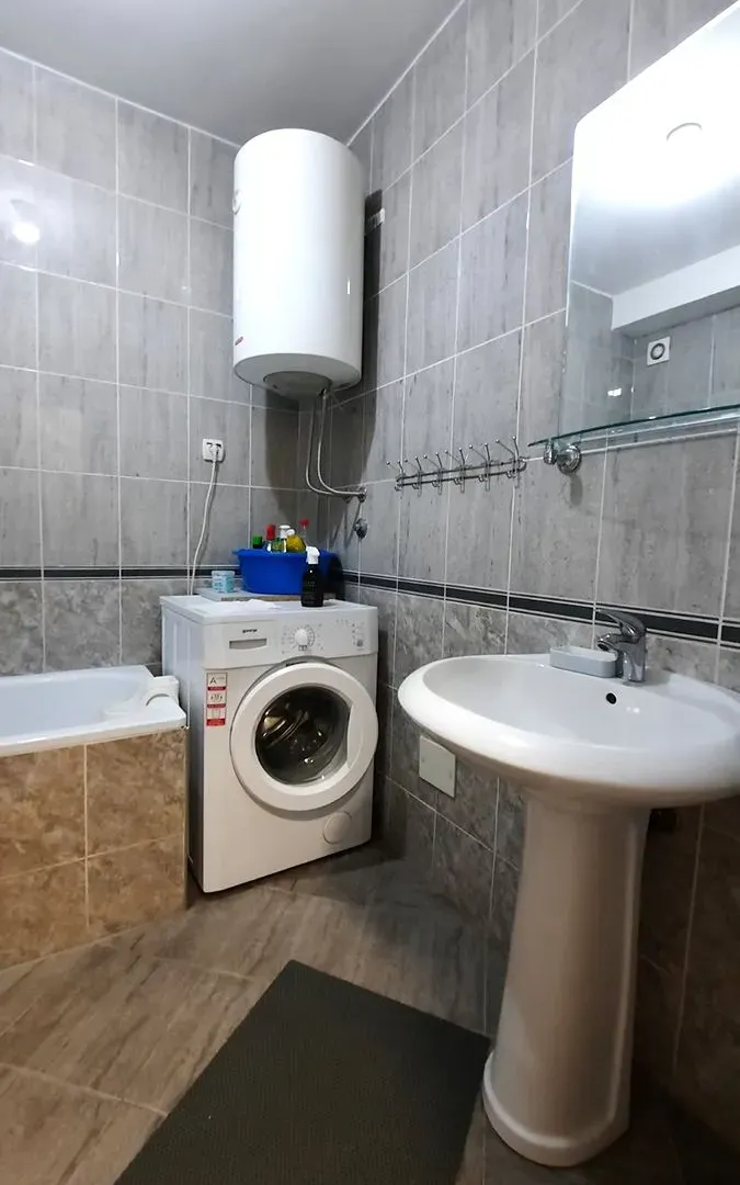 Izdavanje, dvosoban stan, 61m², Autokomanda, Voždovac Sve Podlokacije