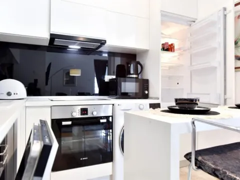 Prodaja, trosoban stan, 89m², Budva, Crna Gora - image 12