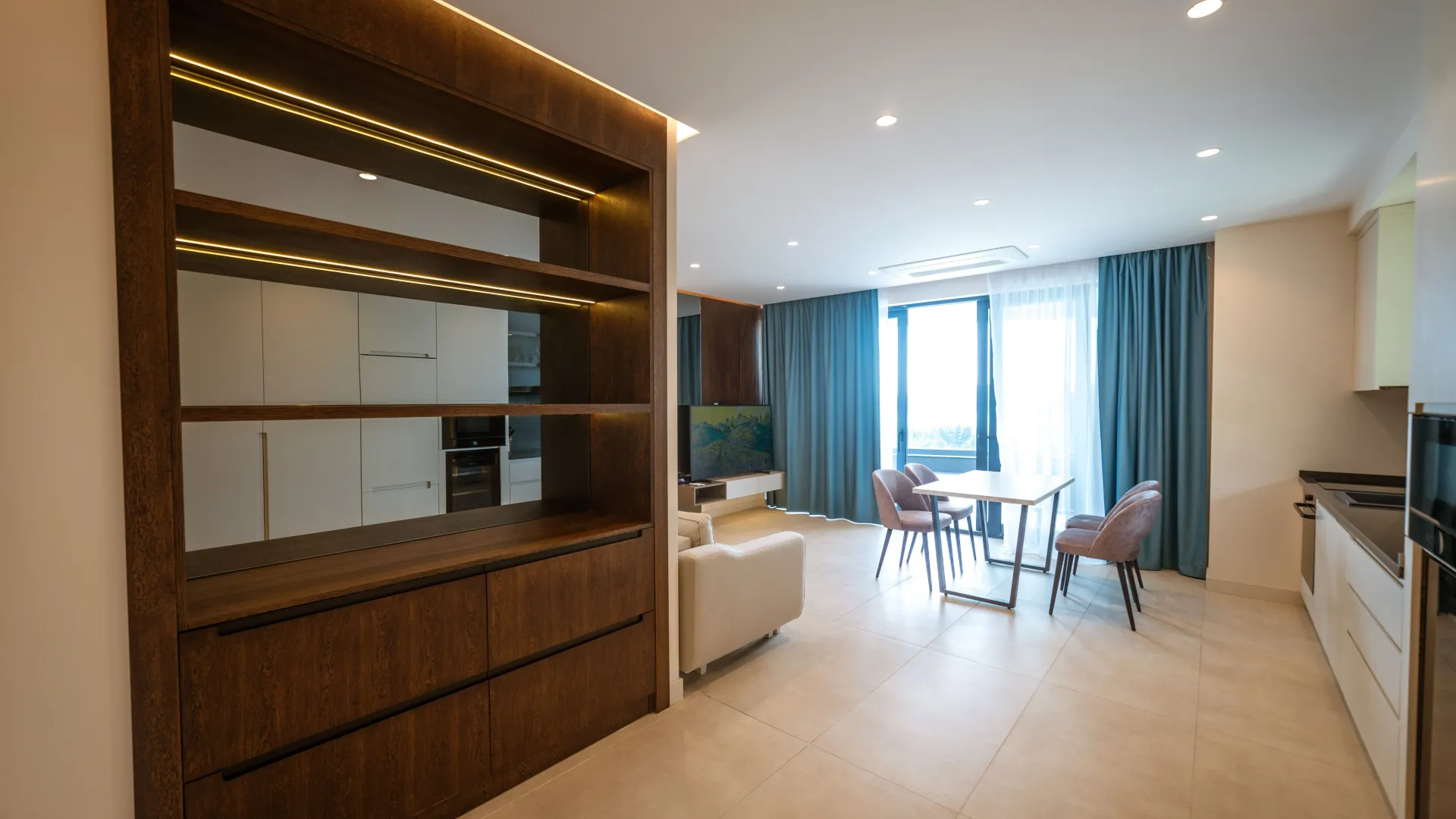 Sale, two bedroom apartment, 149m², Bečići, Budva