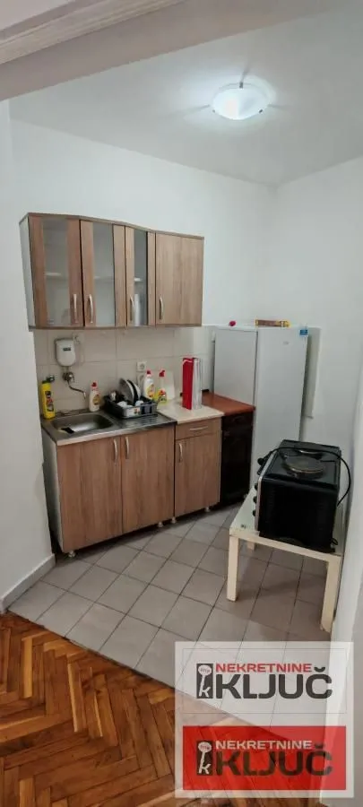 Izdavanje, dvosoban stan, 45m², Bulevar Oslobodjenja, Novi Sad Sve Podlokacije