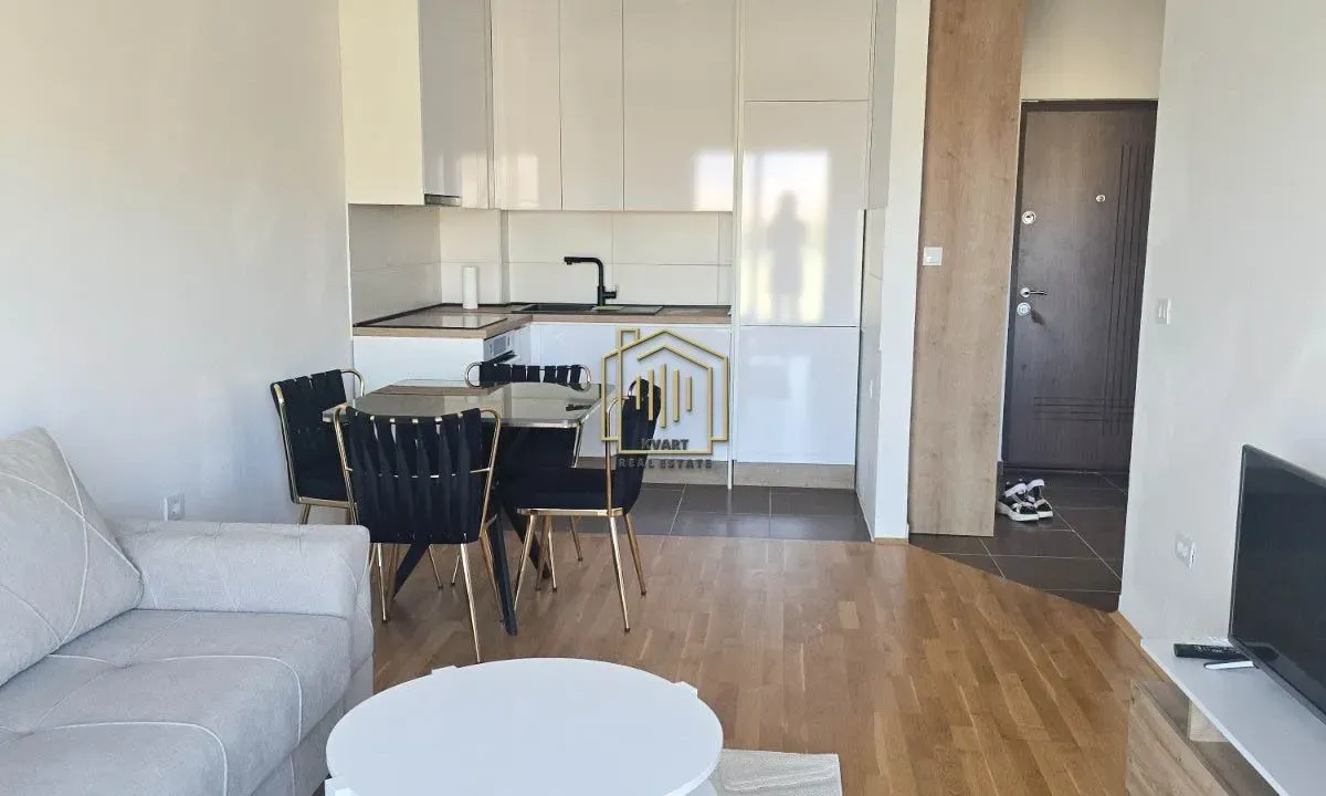 Izdavanje, jednosoban stan, 43m², Stari Aerodrom, Podgorica