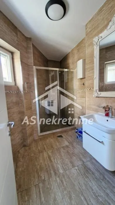 Rent, office space, 72m², Kalenić Pijaca, Vračar Sve Podlokacije