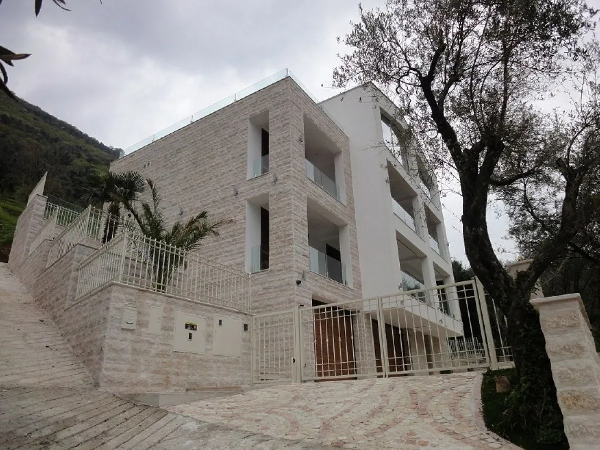 Sale, house, 585m², Stoliv, Kotor