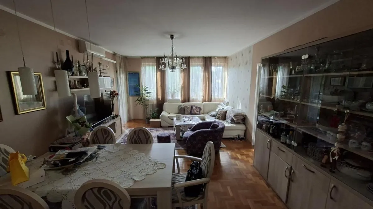 Prodaja, četvorosoban stan, 103m², Grbavica, Novi Sad Sve Podlokacije