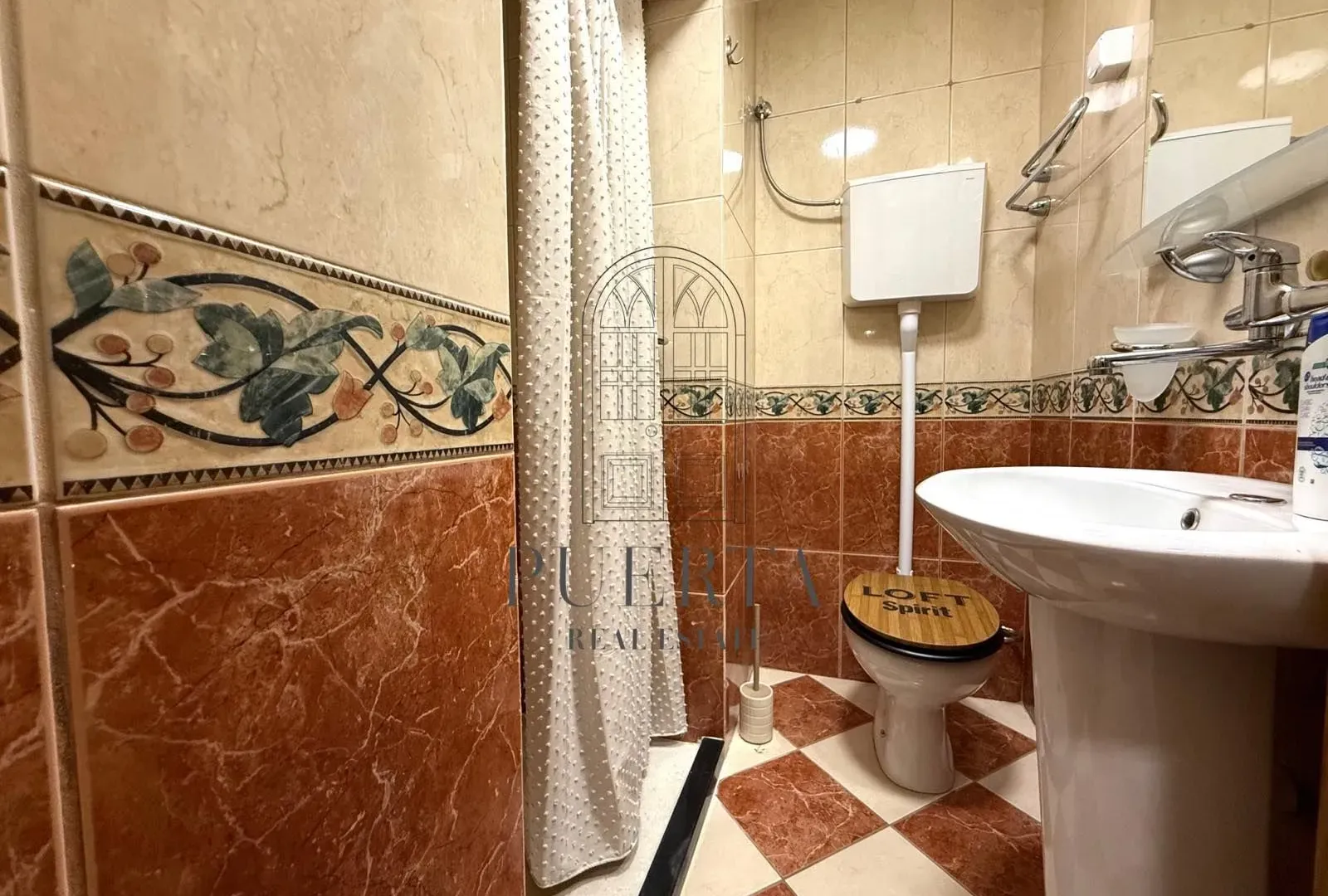 Izdavanje, trosoban stan, 114m², Preko Morače, Podgorica