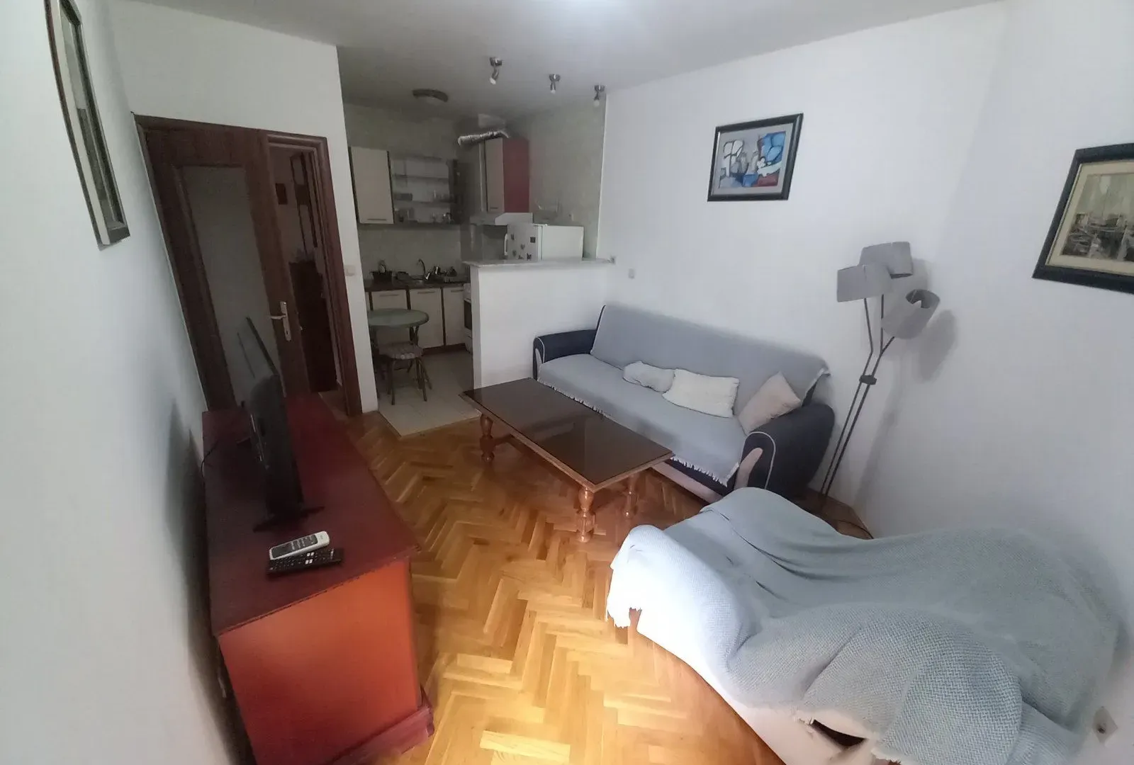 Izdavanje, jednosoban stan, 33m², Blok 9, Podgorica