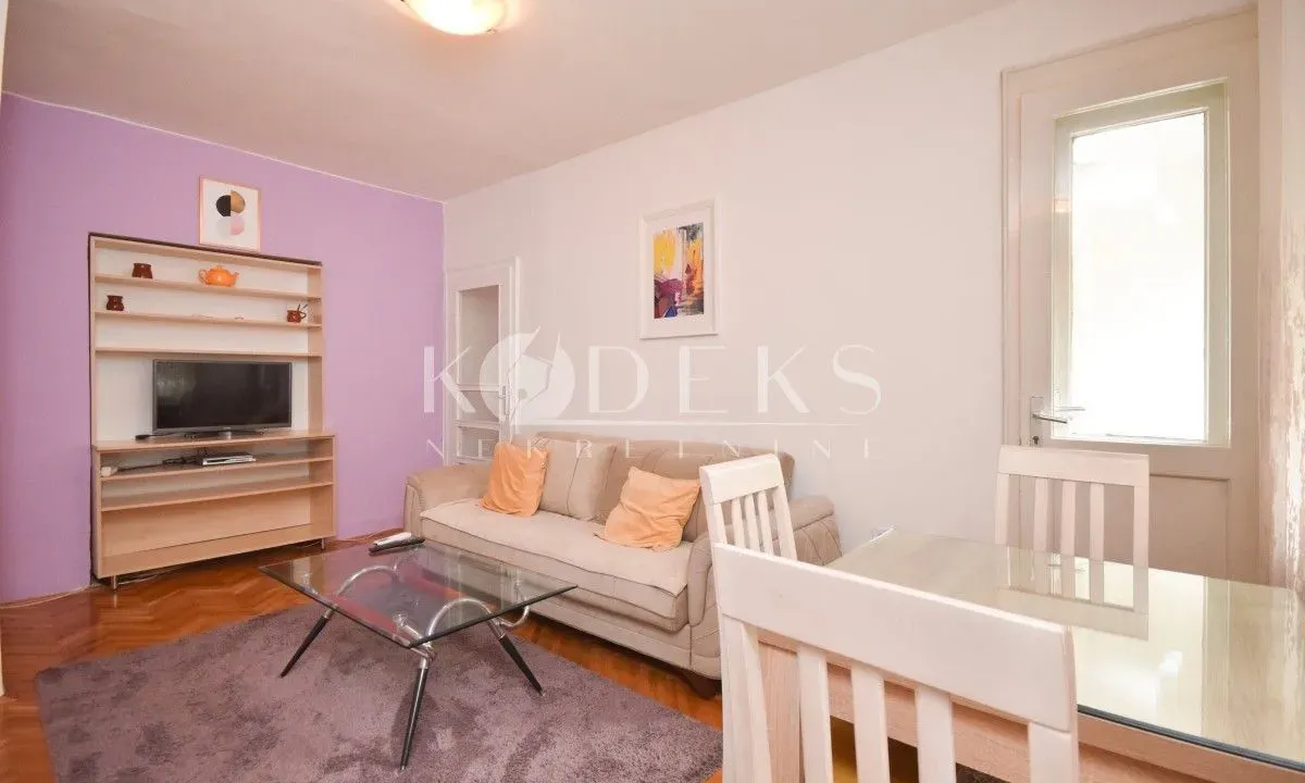 Izdavanje, jednosoban stan, 37m², Blok 7, Podgorica