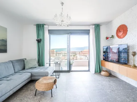 Prodaja, trosoban stan, 77m², Centar, Tivat - image 2