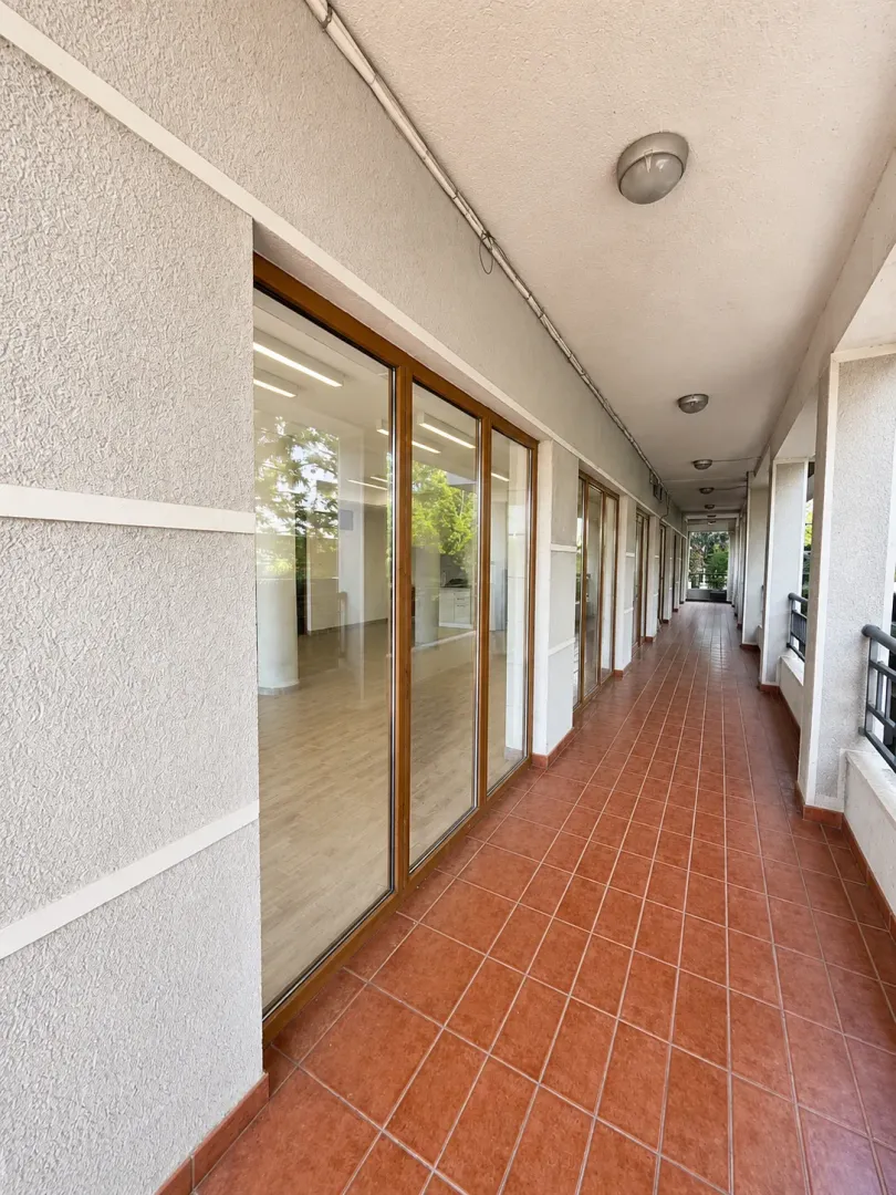 Rent, office space, 68m², Momišići, Podgorica