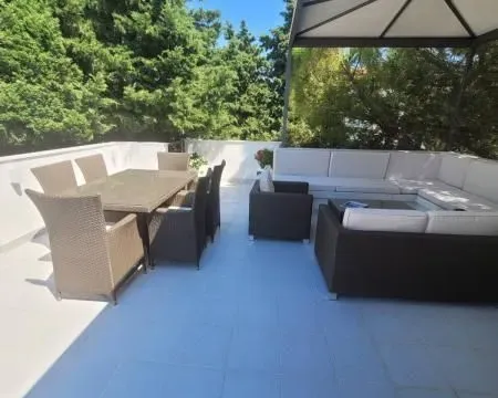 Prodaja, kuća, 175m², Bar, Crna Gora - image 1