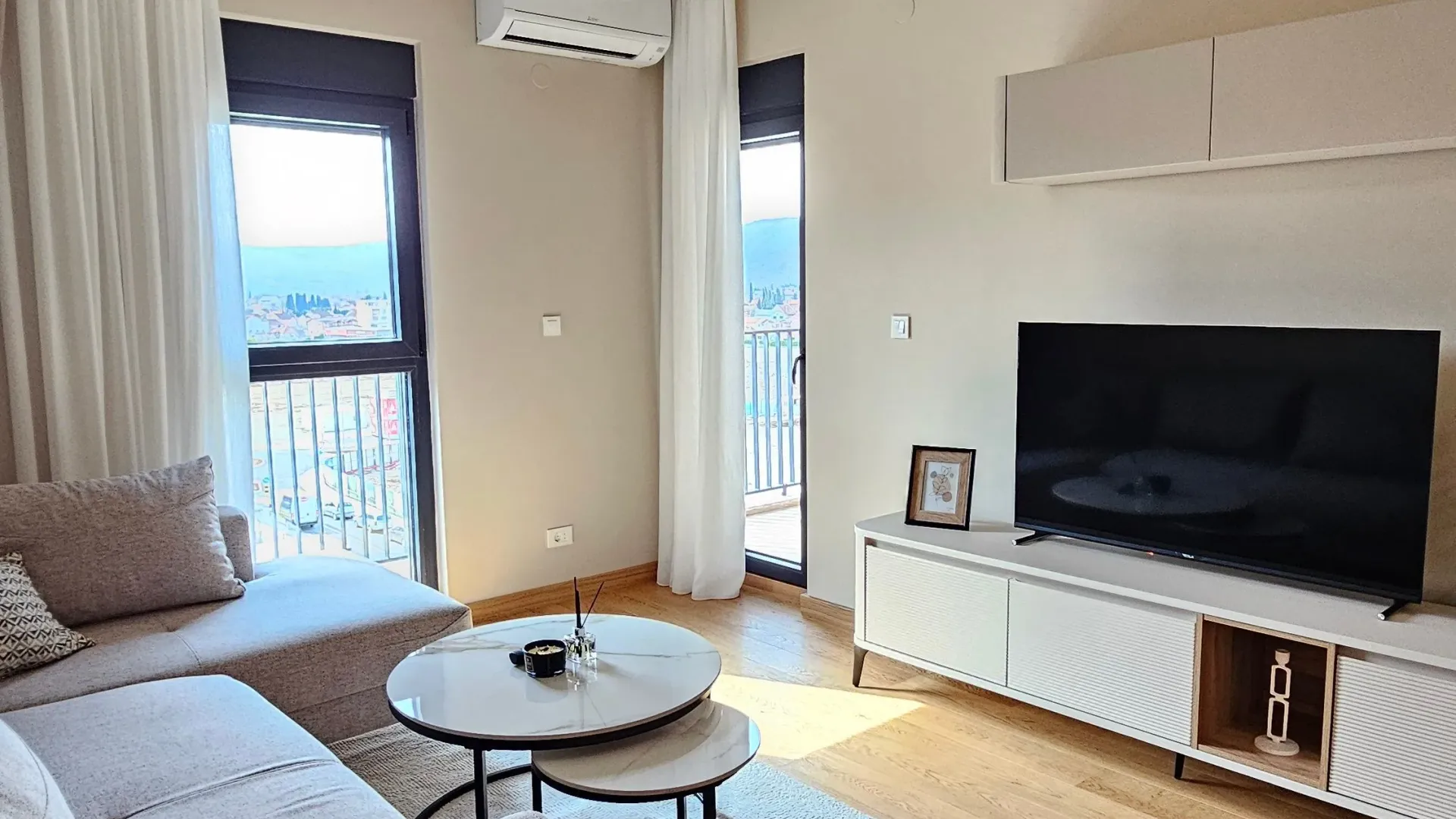 Izdavanje, jednosoban stan, 45m², City Kvart, Podgorica