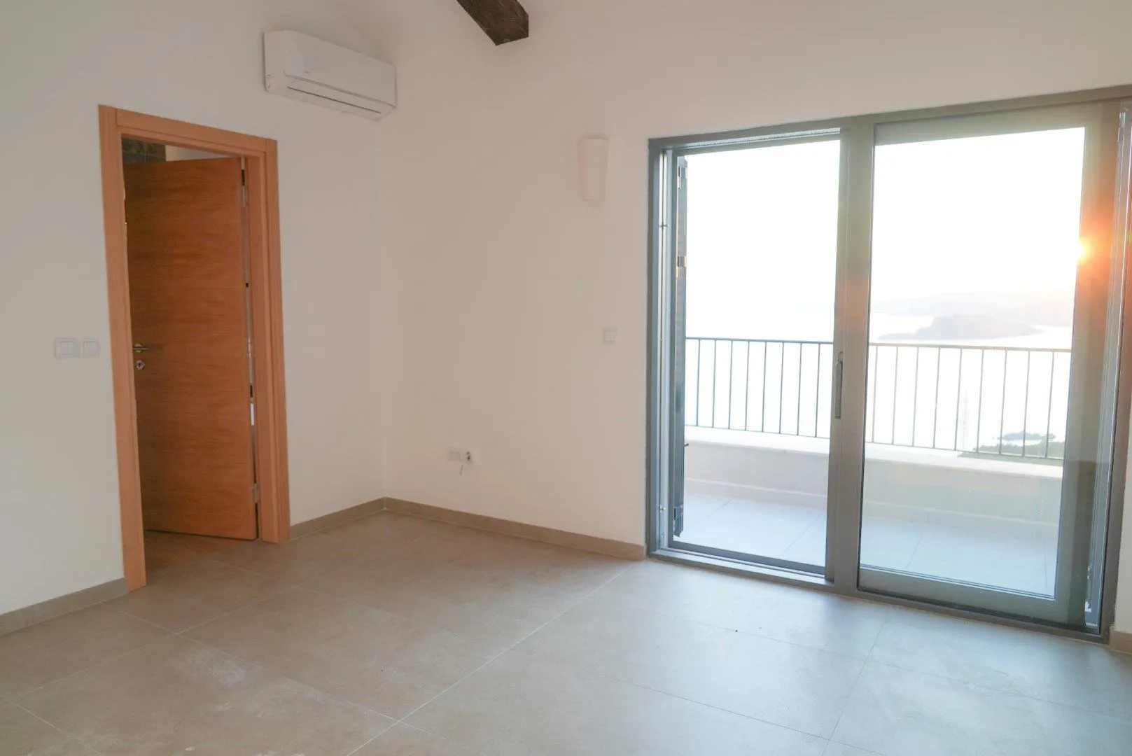 Sale, house, 420m², Blizikuće, Budva