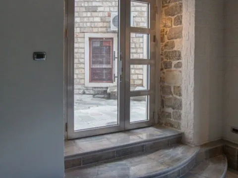 Prodaja, poslovni prostor, 100m², Stari Grad, Herceg Novi - image 9