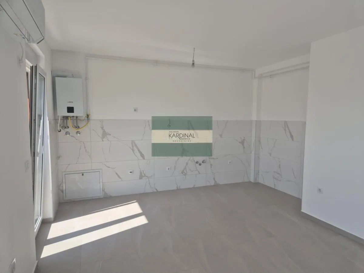 Prodaja, trosoban stan, 76m², Sarina Medja, Jagodina