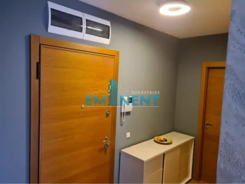 Izdavanje, trosoban stan, 82m², Slavija, Vračar Sve Podlokacije - image 10