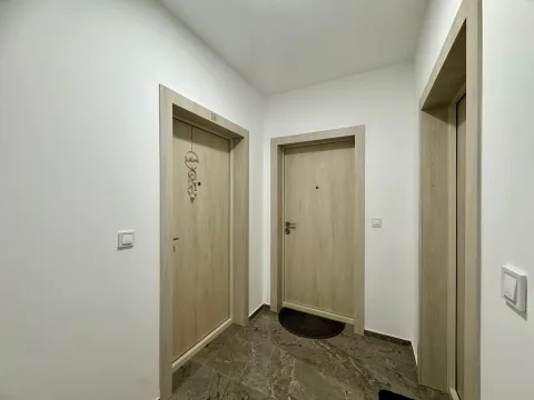 Rent, one bedroom apartment, 45m², Centar, Budva - image 13