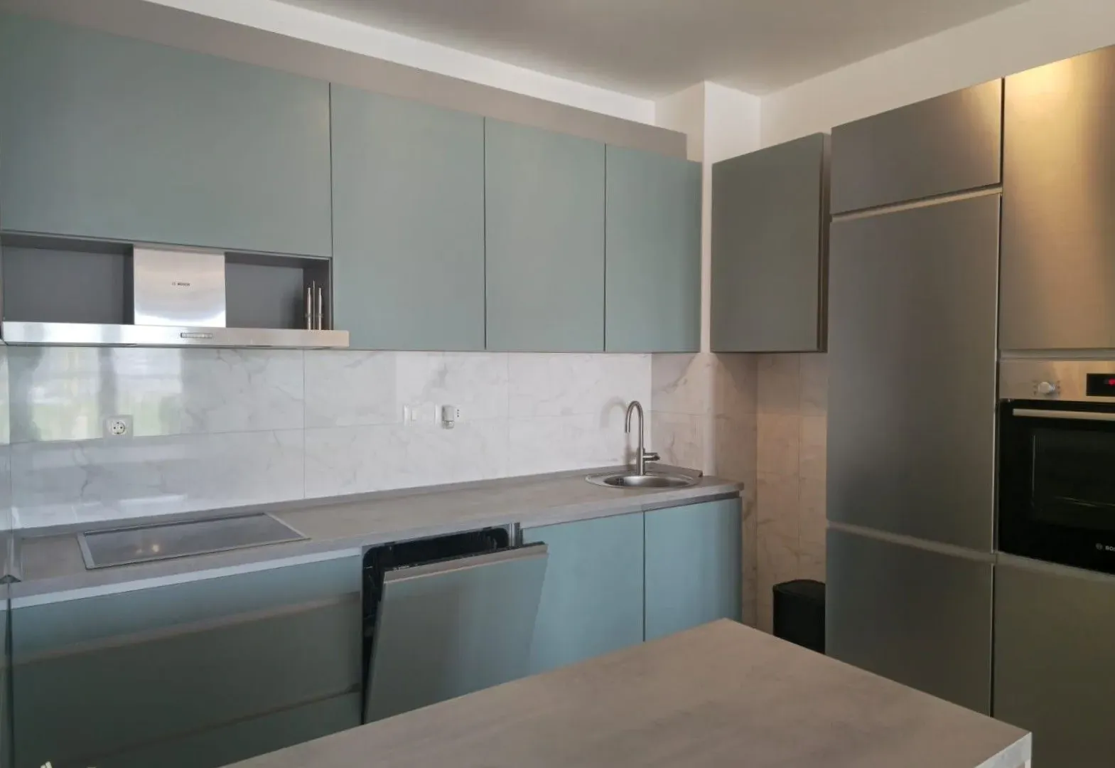 Izdavanje, trosoban stan, 107m², Kruševac, Podgorica