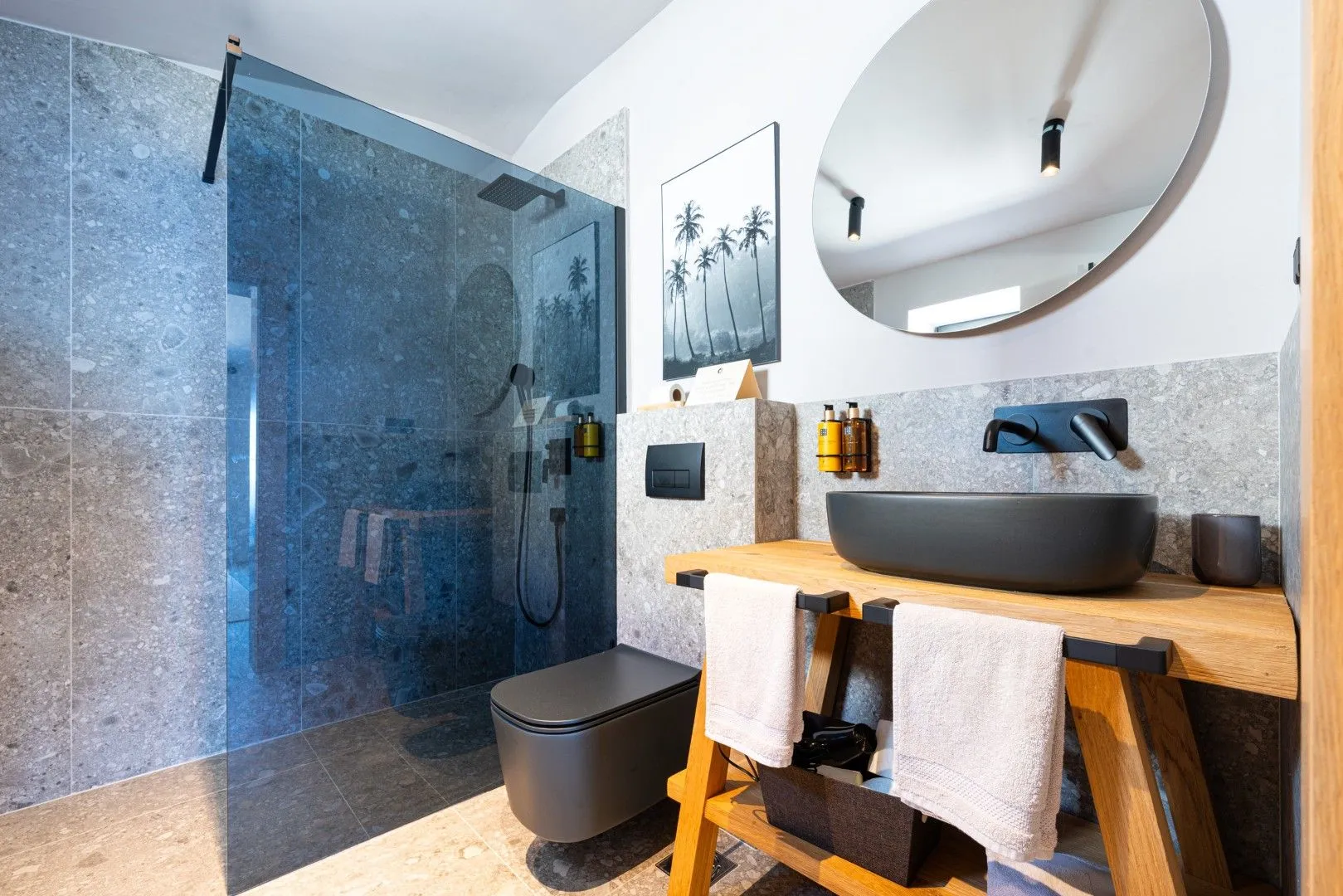 Sale, house, 374m², Drobni pijesak, Budva
