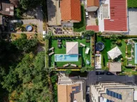 Izdavanje, trosoban stan, 400m², Budva, Crna Gora - image 23